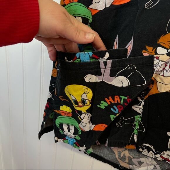 Women’s Looney Tunes Scrub Top What’s Up Doc? Taz Bugs Bunny Tweety Bird Sz 3xl - Picture 9 of 16